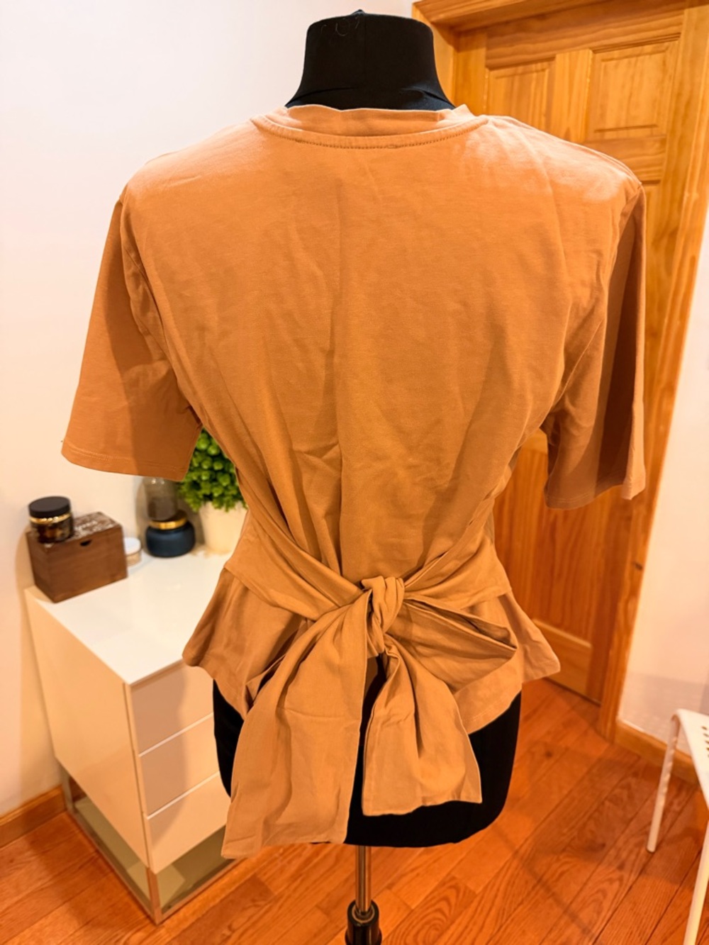 IPEKYOL PENYE CASUAL Crewneck with waist tie Back or front Top in Tan Size M